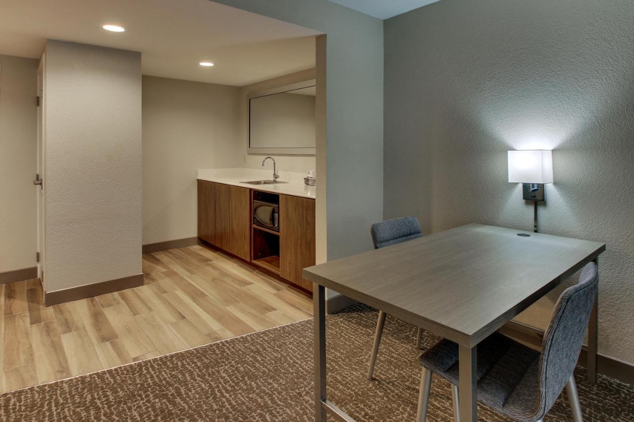 Hampton Inn Indianapolis/Кармел Экстерьер фото