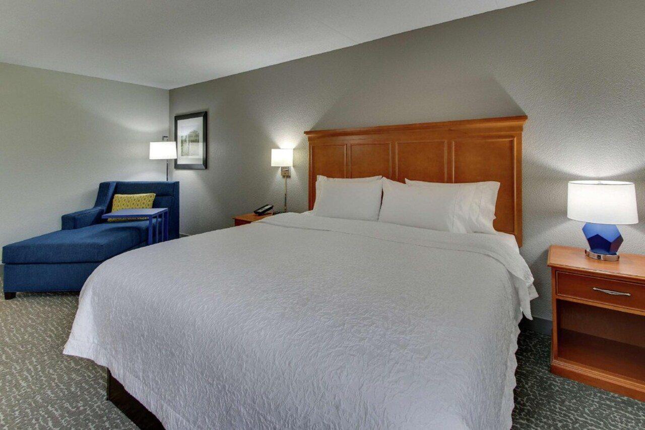 Hampton Inn Indianapolis/Кармел Экстерьер фото