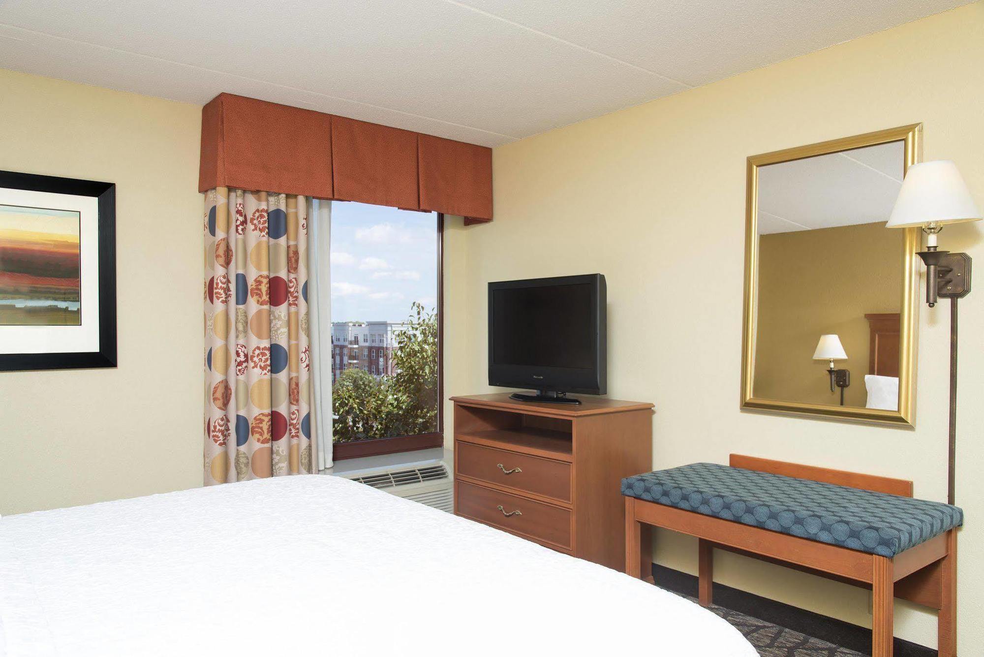 Hampton Inn Indianapolis/Кармел Экстерьер фото