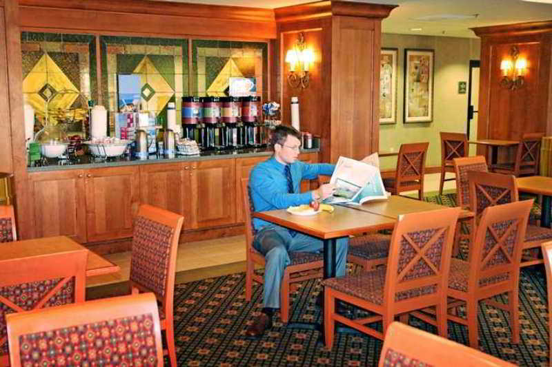 Hampton Inn Indianapolis/Кармел Ресторан фото